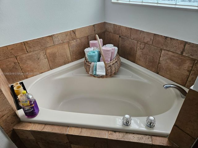 115 Heron Point Way, Deland, FL 32724