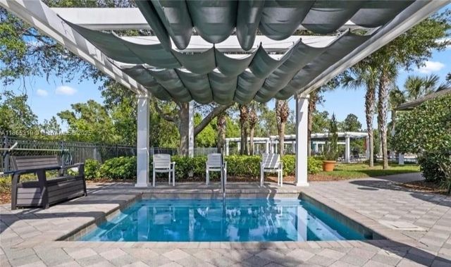 115 Heron Point Way, Deland, FL 32724
