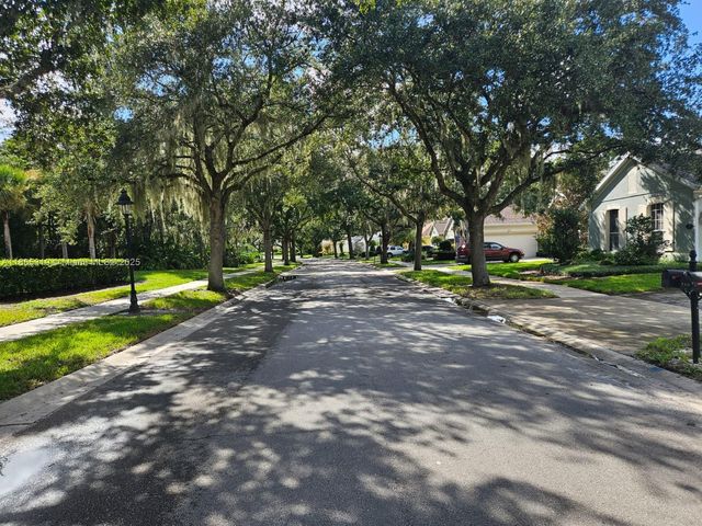 115 Heron Point Way, Deland, FL 32724