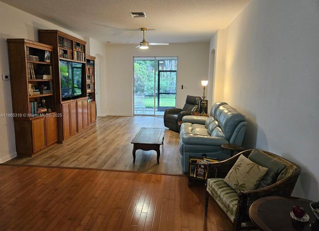 115 Heron Point Way, Deland, FL 32724