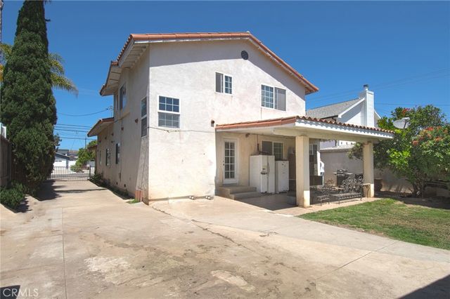 2094 Orange Avenue, Costa Mesa, CA 92627