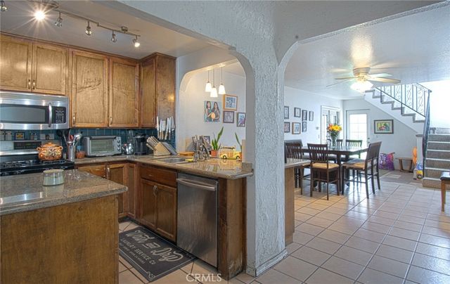 2094 Orange Avenue, Costa Mesa, CA 92627