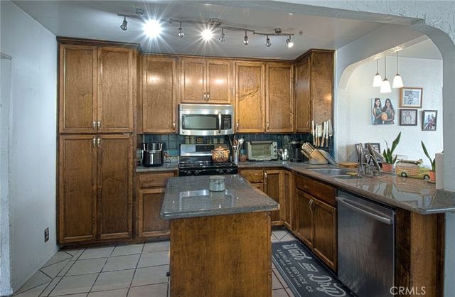 2094 Orange Avenue, Costa Mesa, CA 92627