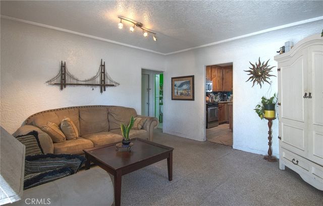 2094 Orange Avenue, Costa Mesa, CA 92627