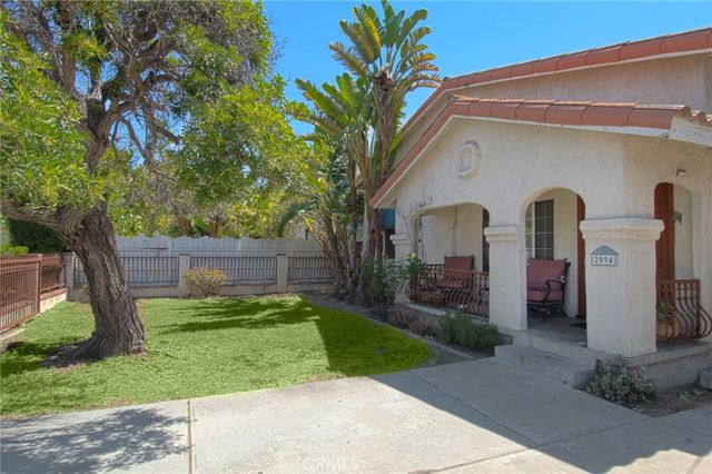 2094 Orange Avenue, Costa Mesa, CA 92627