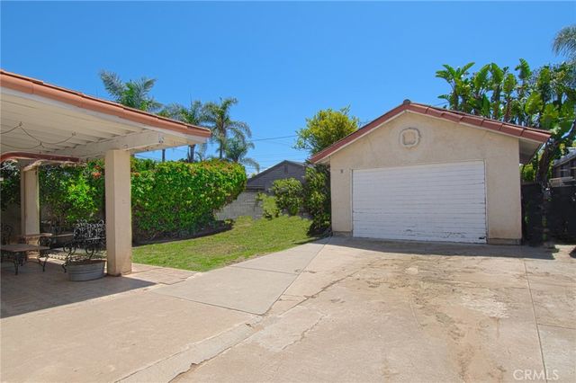 2094 Orange Avenue, Costa Mesa, CA 92627