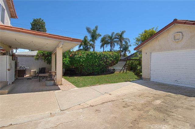 2094 Orange Avenue, Costa Mesa, CA 92627