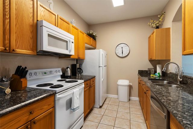 8105 COCONUT PALM WAY 303, Kissimmee, FL 34747