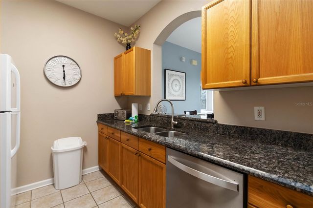 8105 COCONUT PALM WAY 303, Kissimmee, FL 34747