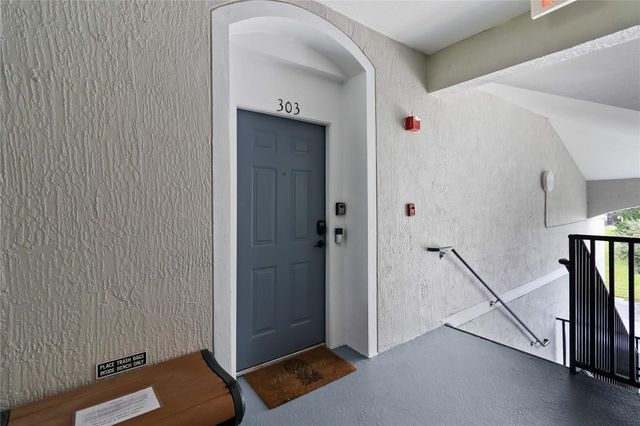 8105 COCONUT PALM WAY 303, Kissimmee, FL 34747