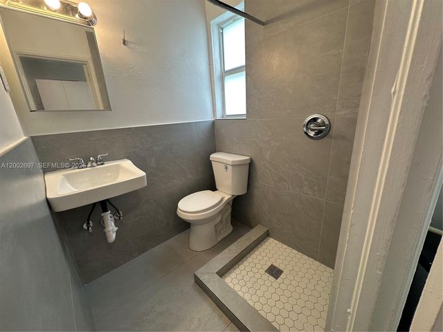 480 SW 10th St 6, Miami, FL 33130