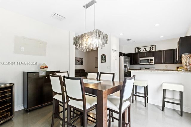 8925 W 33rd Ave, Hialeah, FL 33018