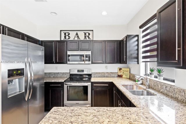 8925 W 33rd Ave, Hialeah, FL 33018