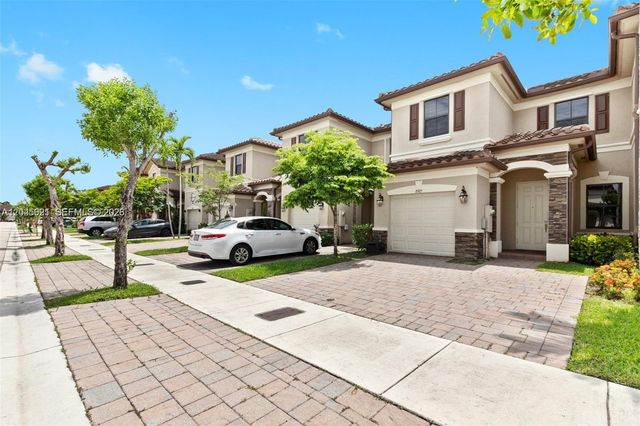 8925 W 33rd Ave, Hialeah, FL 33018