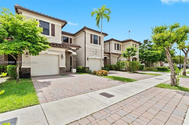 8925 W 33rd Ave, Hialeah, FL 33018