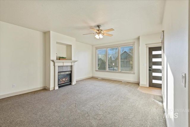 6960 E Greens Dr, Nampa, ID 83687