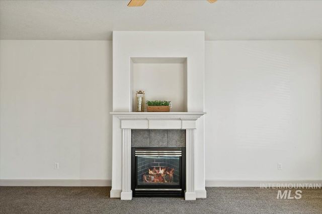 6960 E Greens Dr, Nampa, ID 83687