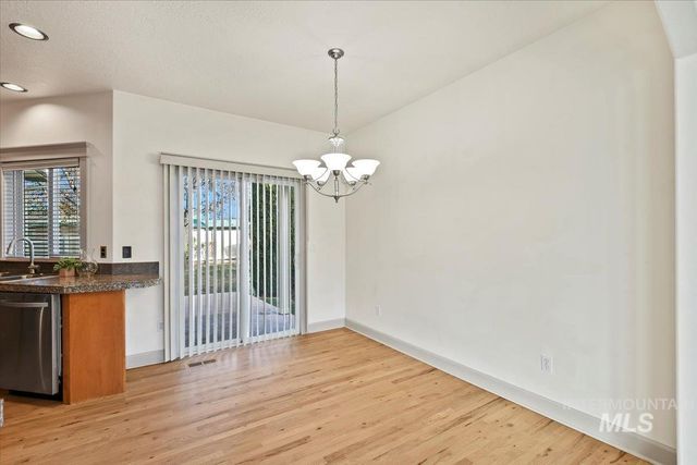 6960 E Greens Dr, Nampa, ID 83687