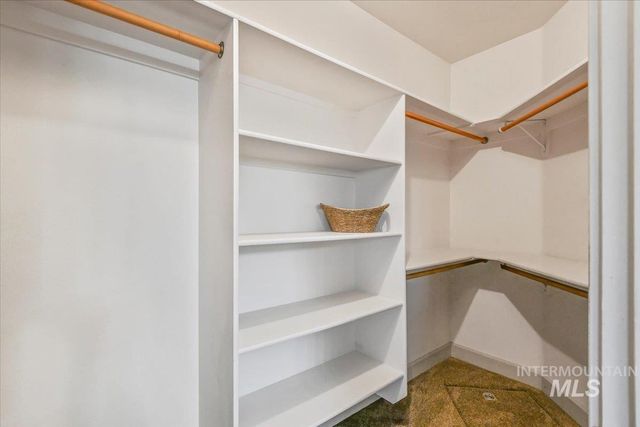 6960 E Greens Dr, Nampa, ID 83687