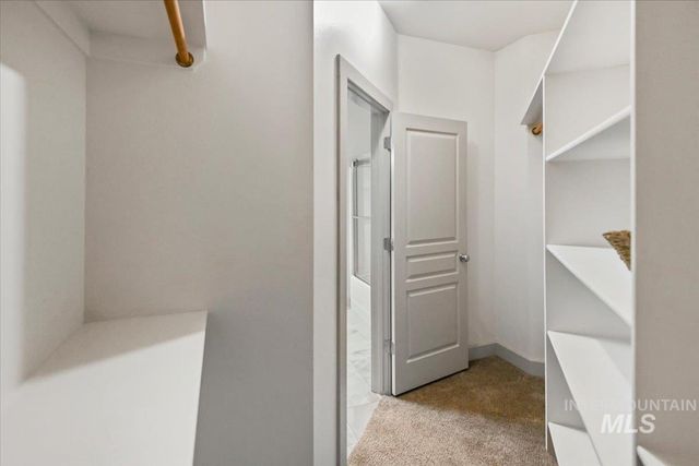 6960 E Greens Dr, Nampa, ID 83687