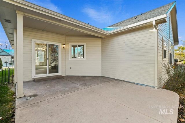 6960 E Greens Dr, Nampa, ID 83687