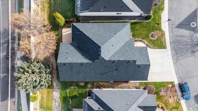 6960 E Greens Dr, Nampa, ID 83687