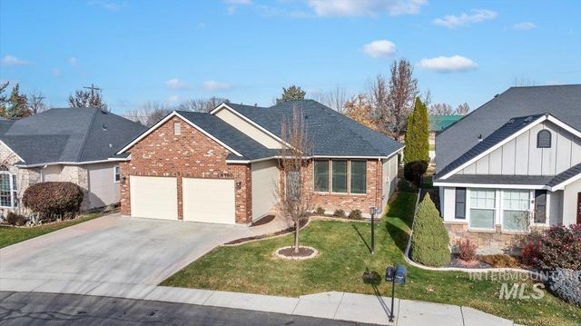 6960 E Greens Dr, Nampa, ID 83687