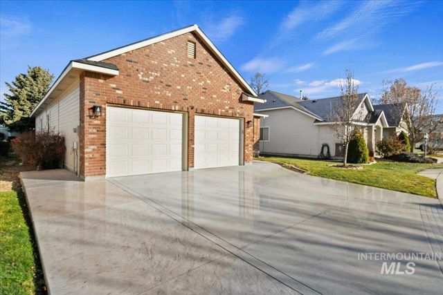 6960 E Greens Dr, Nampa, ID 83687