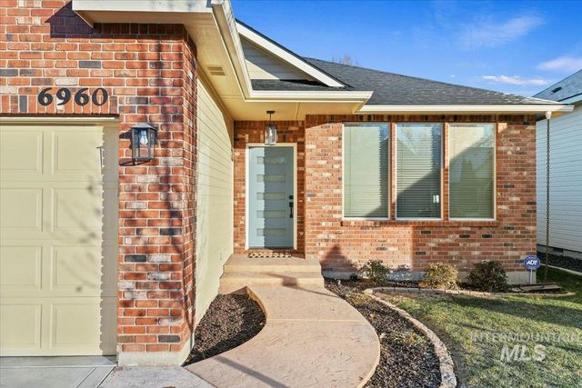 6960 E Greens Dr, Nampa, ID 83687