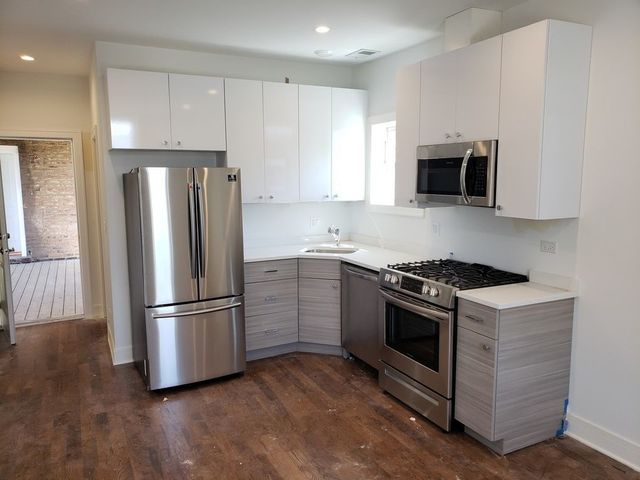 2347 W Taylor Street COACHHOUSE, Chicago, IL 60612