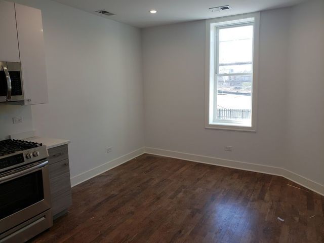 2347 W Taylor Street COACHHOUSE, Chicago, IL 60612