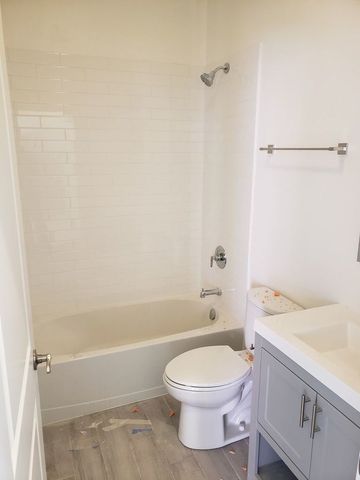 2347 W Taylor Street COACHHOUSE, Chicago, IL 60612