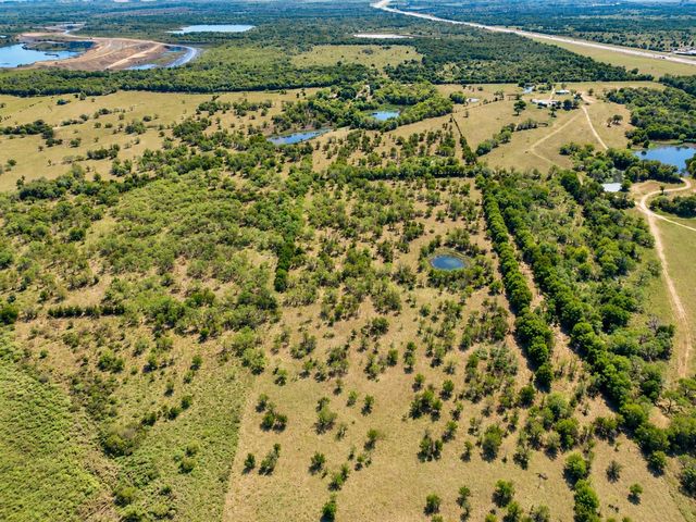 3337 SE County Road 1200, Streetman, TX 75859
