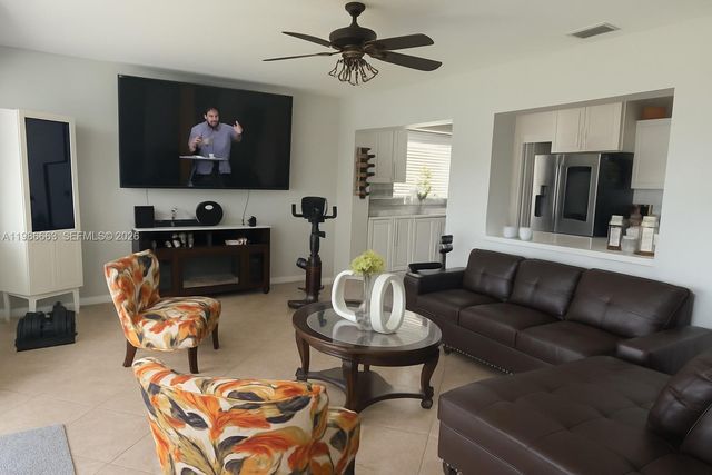 8312 NW 59th St, Tamarac, FL 33321