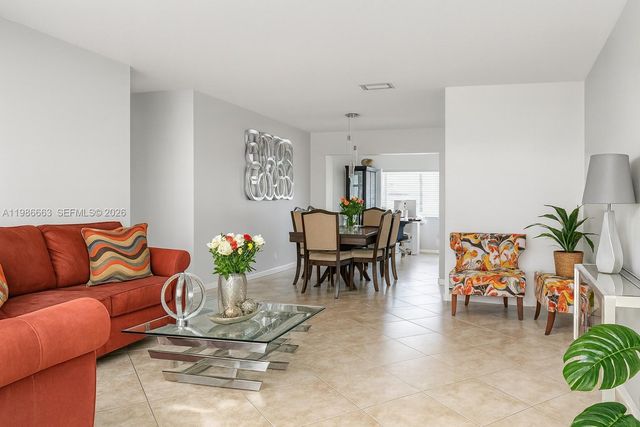 8312 NW 59th St, Tamarac, FL 33321