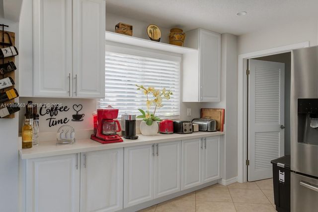 8312 NW 59th St, Tamarac, FL 33321