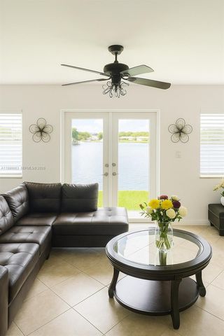 8312 NW 59th St, Tamarac, FL 33321