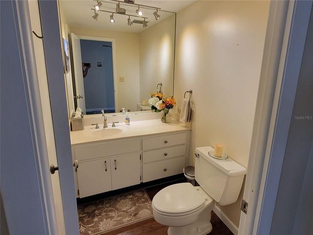 1 BEACH DRIVE SE 2003, St Petersburg, FL 33701