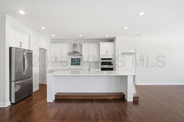 1631 Winterwood Court, Bowling Green, OH 43402