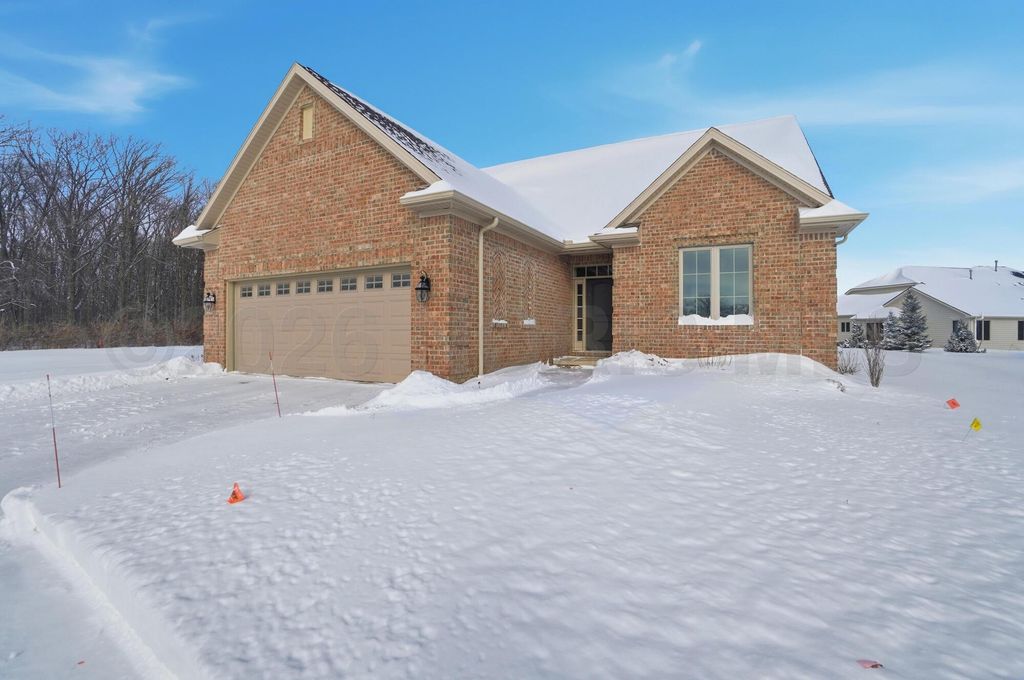 1631 Winterwood Court, Bowling Green, OH 43402