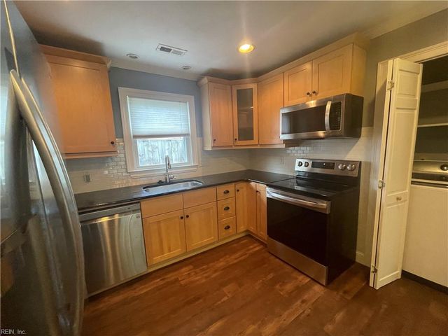 3648 Coleridge CT, Virginia Beach, VA 23462