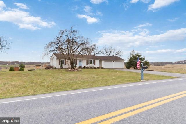 8261 ELIZABETHTOWN RD, Elizabethtown, PA 17022