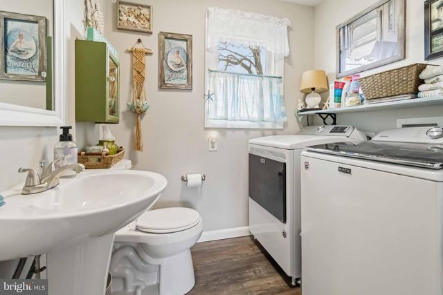 8261 ELIZABETHTOWN RD, Elizabethtown, PA 17022