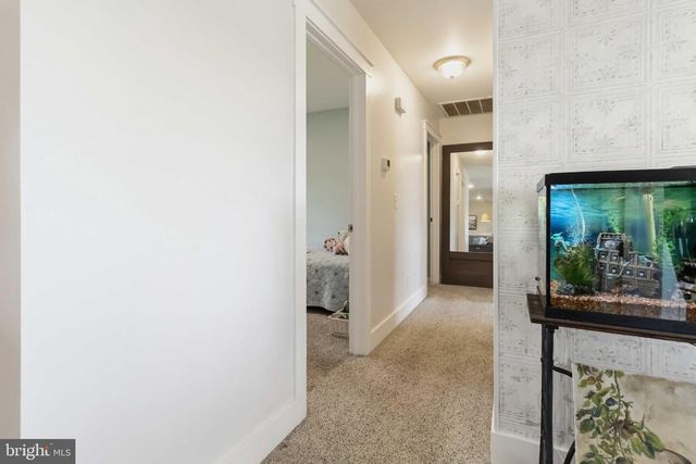 8261 ELIZABETHTOWN RD, Elizabethtown, PA 17022