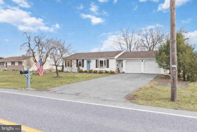 8261 ELIZABETHTOWN RD, Elizabethtown, PA 17022