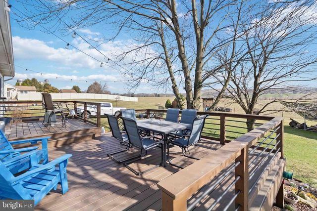 8261 ELIZABETHTOWN RD, Elizabethtown, PA 17022