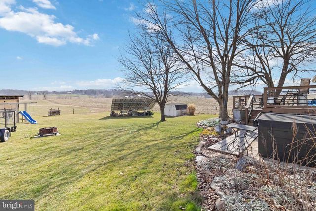 8261 ELIZABETHTOWN RD, Elizabethtown, PA 17022