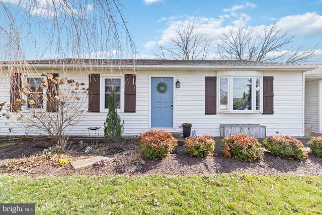 8261 ELIZABETHTOWN RD, Elizabethtown, PA 17022