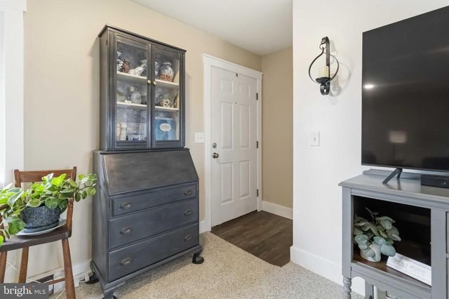 8261 ELIZABETHTOWN RD, Elizabethtown, PA 17022