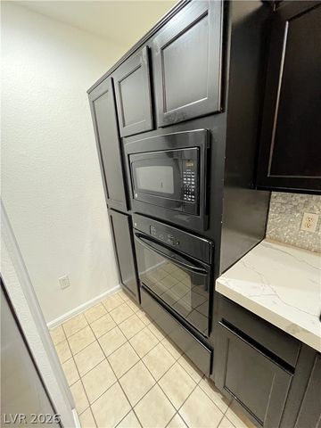 43 East Agate Avenue 201, Las Vegas, NV 89123